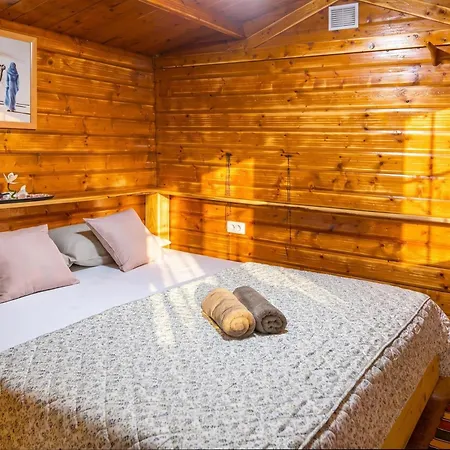 Paradise Forest Glamping Near Koper