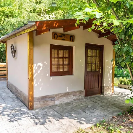 Paradise Forest Glamping Near Hotel Koper