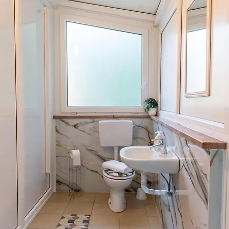 Hotel Paradise Forest Glamping Near Koper