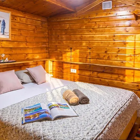 Paradise Forest Glamping Near Koper